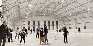 Wałcz ma nowe zadaszone lodowisko! Huczna inauguracja i triumf współpracy-15051