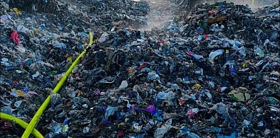 Groźny pożar sortowni odpadów w gminie Mirosławiec.