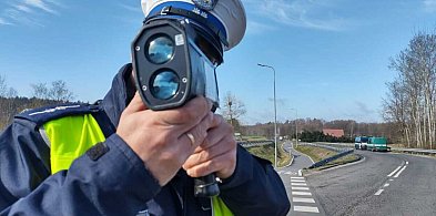 Prędkość to był dopiero początek. Chciał przekupić policjantów,