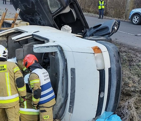 Kradzież samochodu osobowego przez dwóch sprawców na jednym z osiedli w Człopie-15138