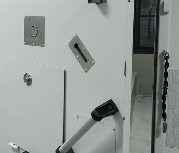 Jechał samochodem na haju z narkotykami i  bez uprawnień-15298