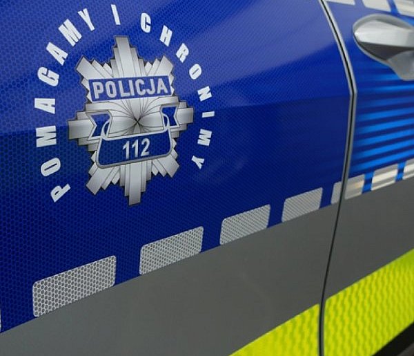 1,5 roczny chłopiec zatrzaśnięty w samochodzie-15289