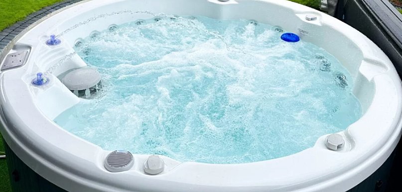 Jacuzzi spa jako centrum domowego relaksu przez cały rok