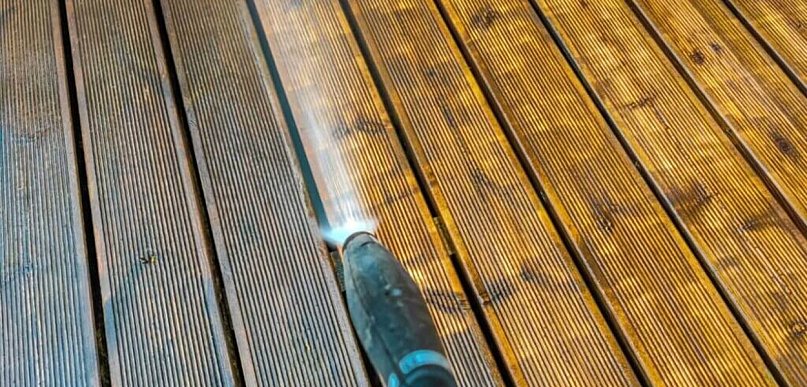 Oleje, impregnaty i farby do drewna — jak skutecznie chronić konstrukcje i elewacj