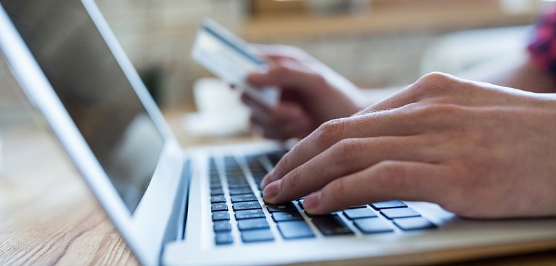 Nowe zasady zakupów w internecie. Klienci dostaną specjalny przycisk