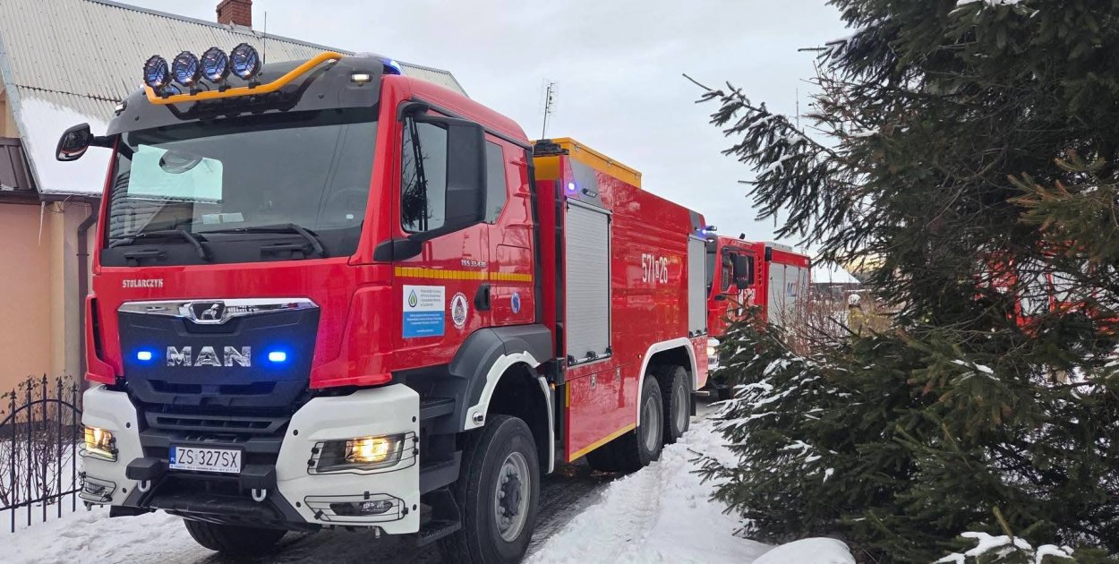 Pożar garażu w gminie Wałcz. Skuteczna akcja służb