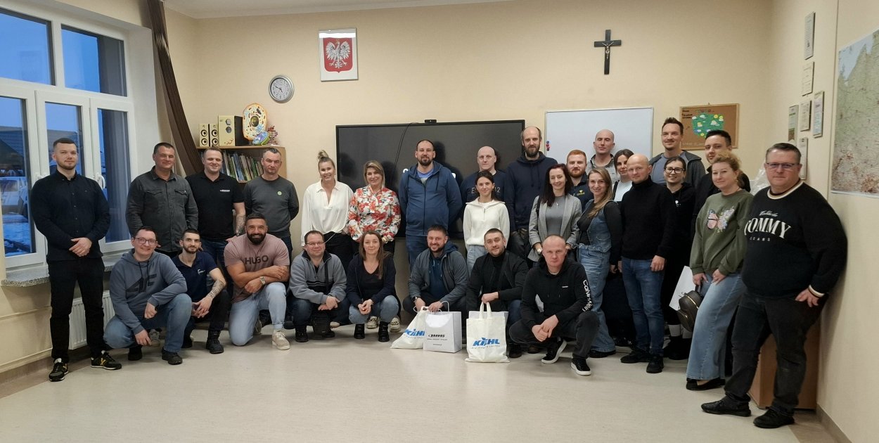 Nowoczesne technologie i szczytny cel. Branżowe szkolenie w Gostomi z charytatywny